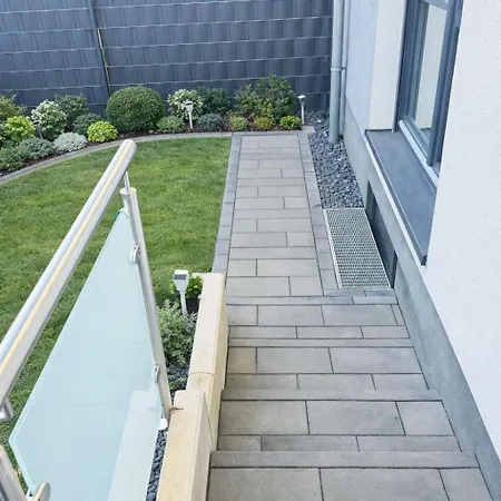 Neubau 4 111 Quadratmeter Inklusive Kueche Grosse Balkonterasse 2x Bad Auto Parkplatz Citynah Apartamento