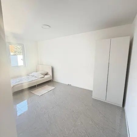 Apartamento Neubau 4 111 Quadratmeter Inklusive Kueche Grosse Balkonterasse 2x Bad Auto Parkplatz Citynah Braunschweig