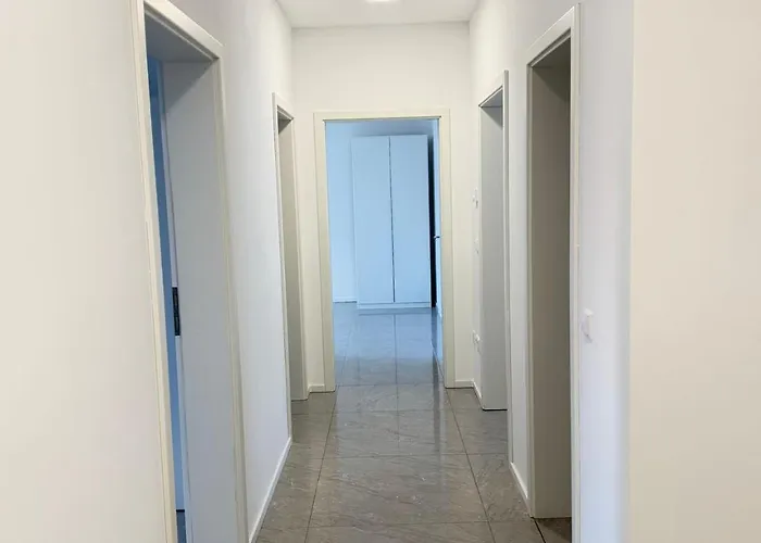 Neubau 4 111 Quadratmeter Inklusive Küche Große Balkonterasse 2x Bad Auto Parkplatz Citynah